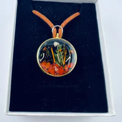 Náhrdelník les, houby, jaspis, kapradí