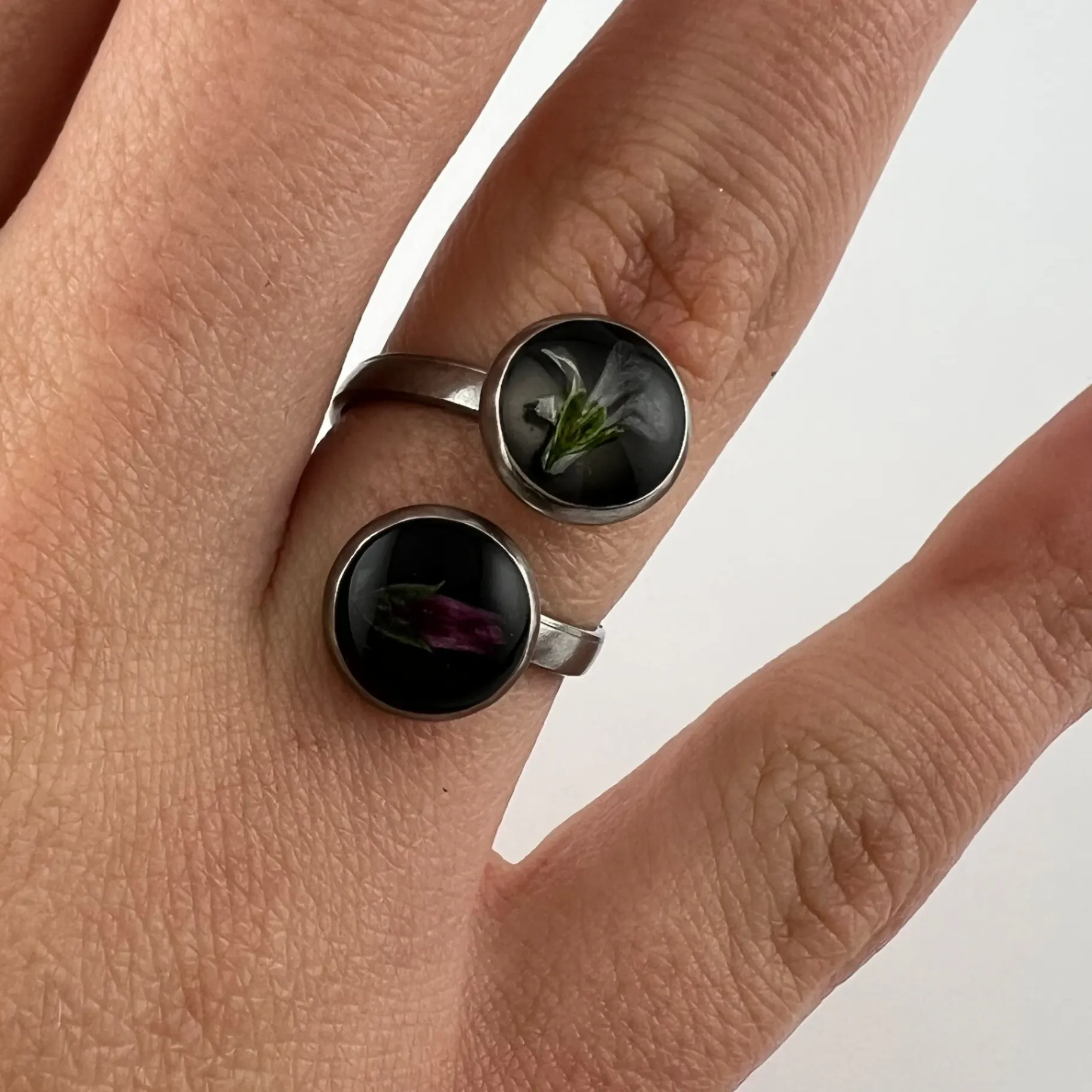 Prsten, pryskyřice, kulatý, květy, stříbrný 3