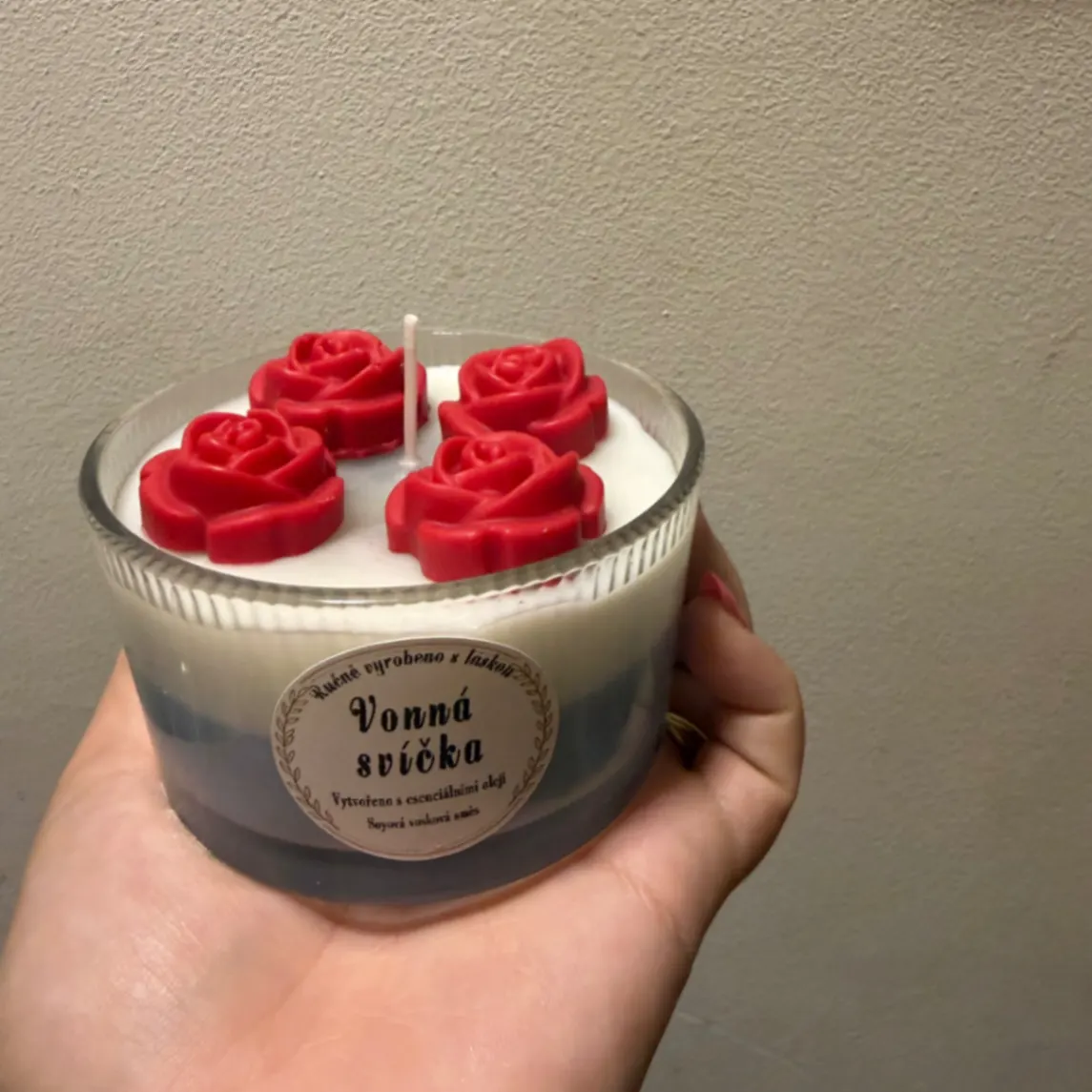🌹 Sametové růže–ručně vyráběná sójová svíčka  1