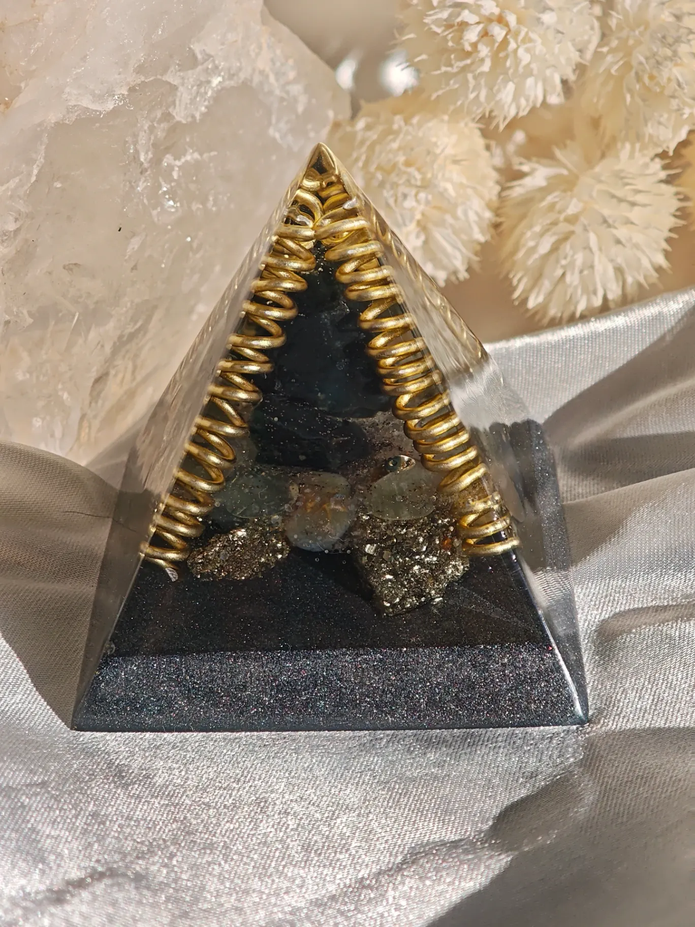Pyramida - harmonie,láska,klid, ochrana (6cm) 1